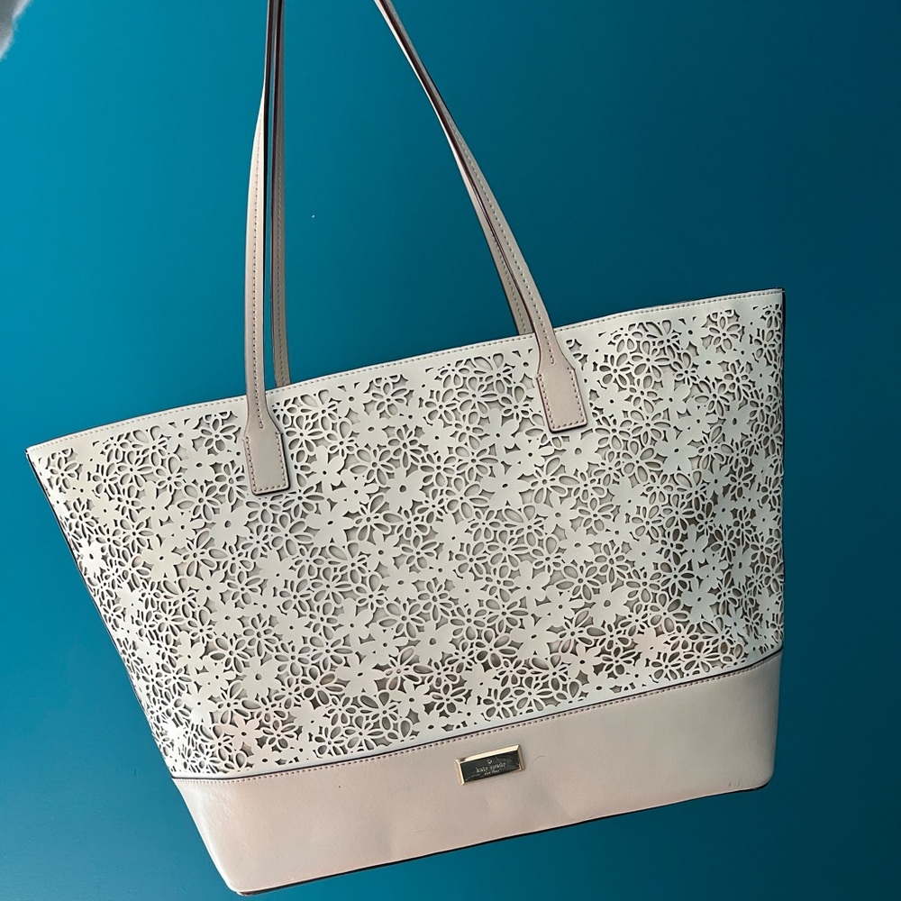 Kate Spade Large shoulder bag with light pink tones and flower design